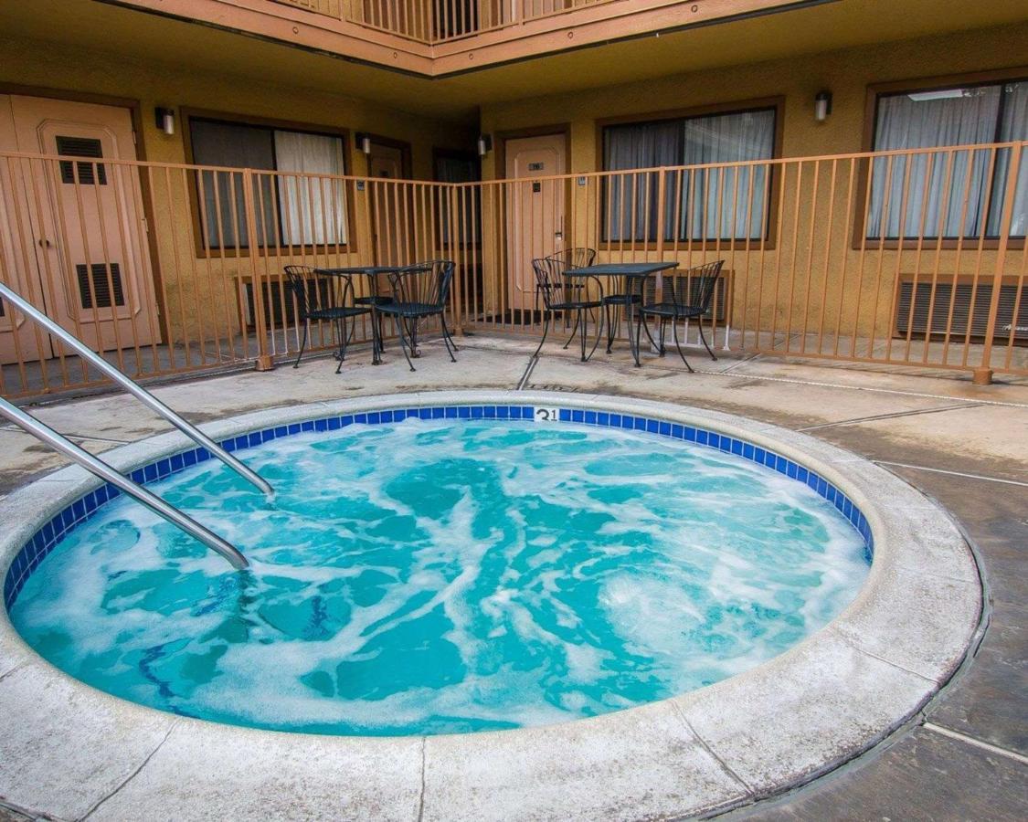 Palm Inn Hotel Near Tyler Mall ريفرسايد المظهر الخارجي الصورة